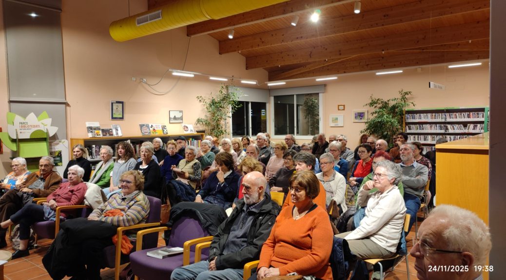 Assistents a la xerrada sobre el Monestir de Montserrat a càrrec de Diego Sola